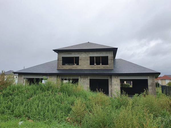 Charpente couverture en ardoise,  maison neuve Oissel 76350.